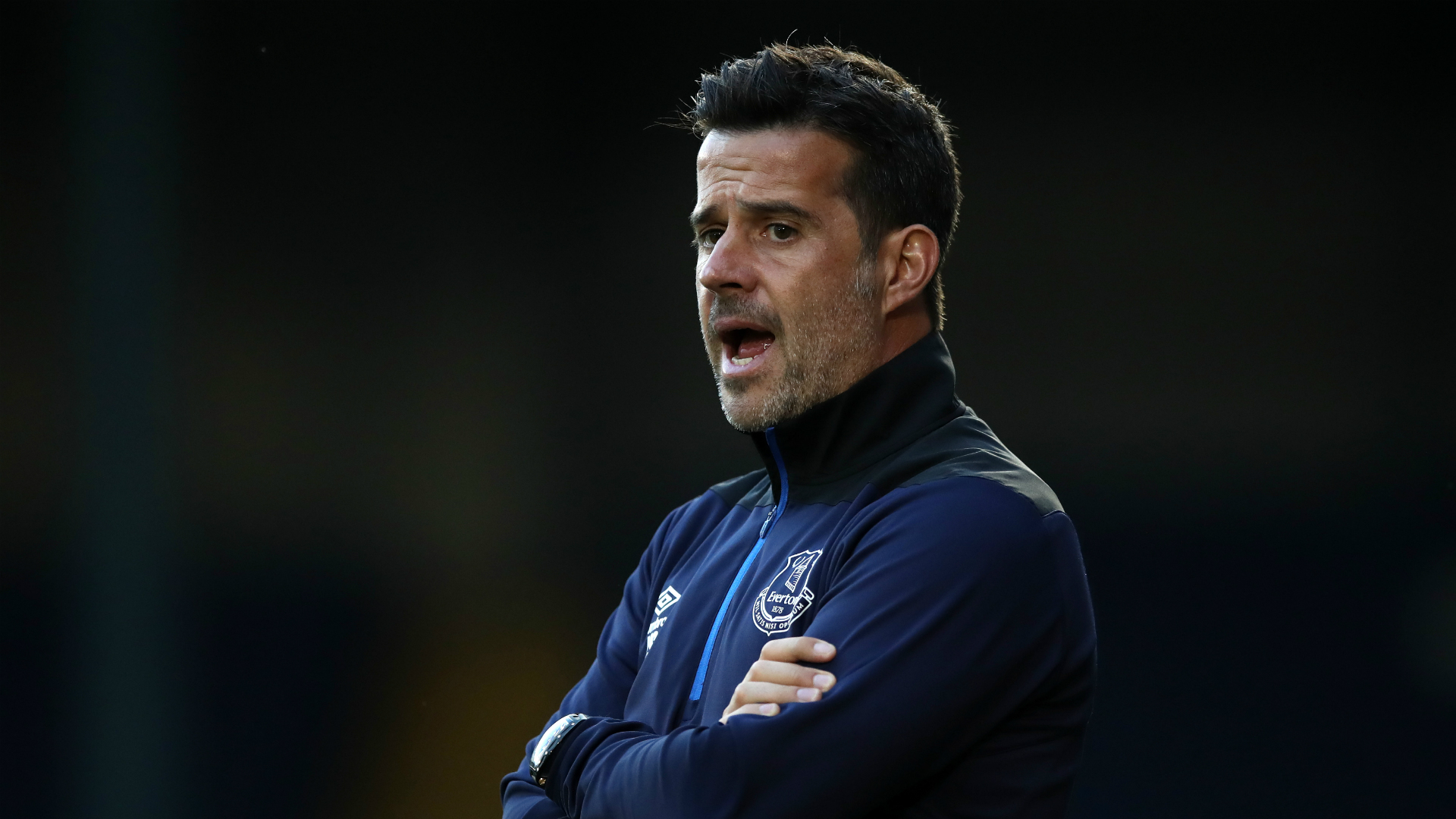 表现略显苍 表现略显苍